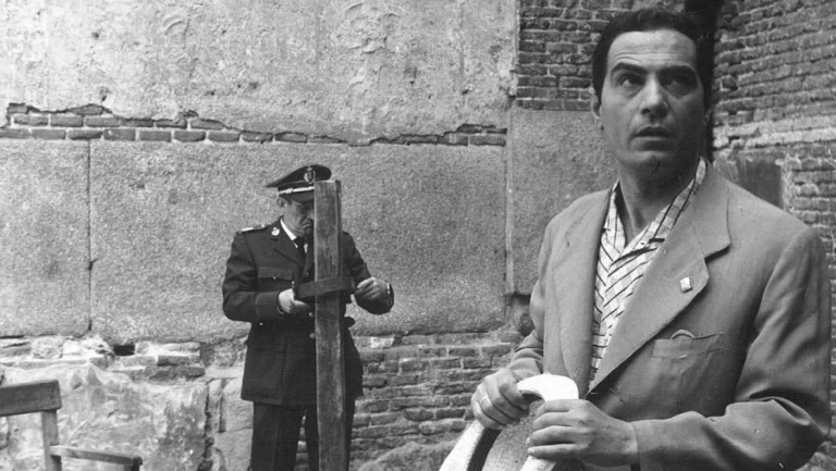 Películas españolas que debes ver: 5 joyas de culto bajo la lupa