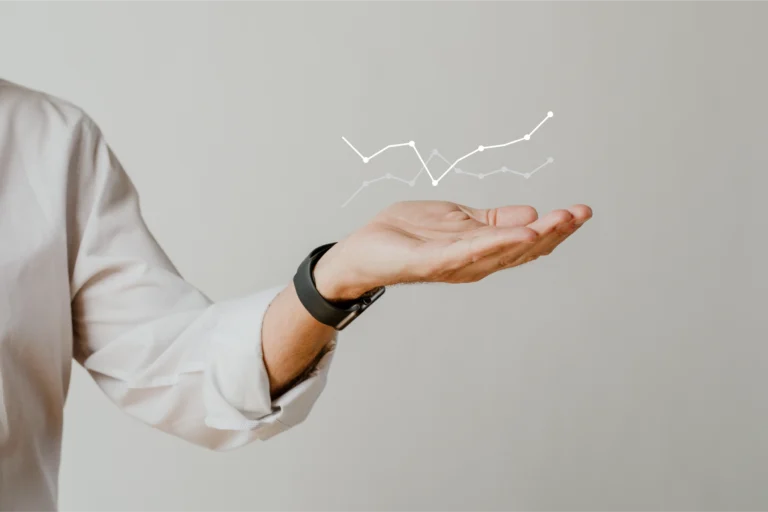 Representación visual del análisis de indicadores clave de rendimiento (KPI), mostrando gráficos de evolución que permiten medir resultados, evaluar estrategias empresariales y optimizar la toma de decisiones.